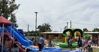 Cientos de niños disfrutaron del Parque Acuático Itinerante